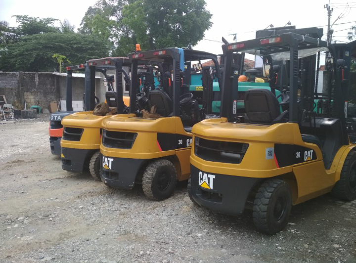 Rental Forklift Di Kawasan Industri Jatake 0812 9694 3366 Rental Alat Berat